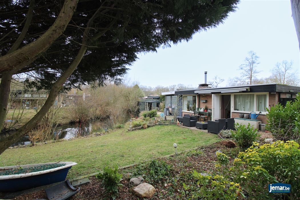 Vakantiewoning met 2 slaapkamers gelegen op mooie locatie langs water op domein Sonnevijver te Rekem!