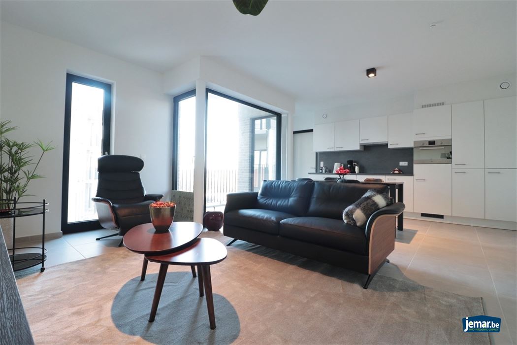 Verhuurd appartement met 1 slaapkamer en ondergrondse autostaanplaats op centrale locatie in Maasmechelen!