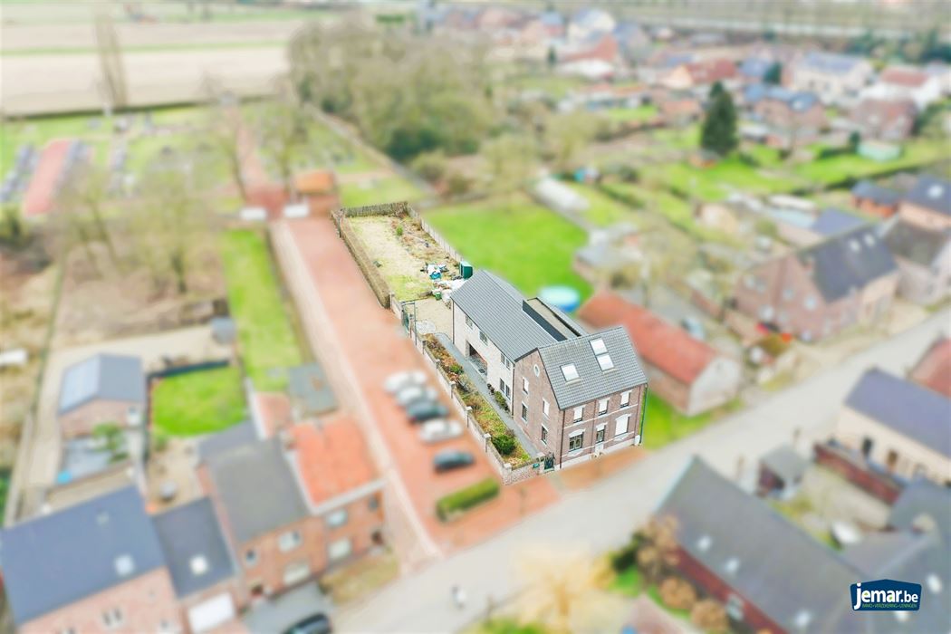 Ruim en karaktervol appartement van 190m² in het charmante Maasdorp Vucht!