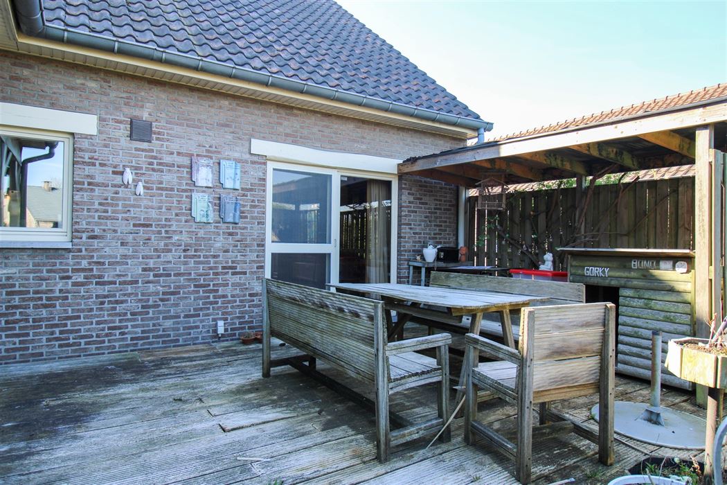 Vrijstaande woning in het groene Rekem met 4 slaapkamers, volledige onderkeldering op perceel van 7a20ca!