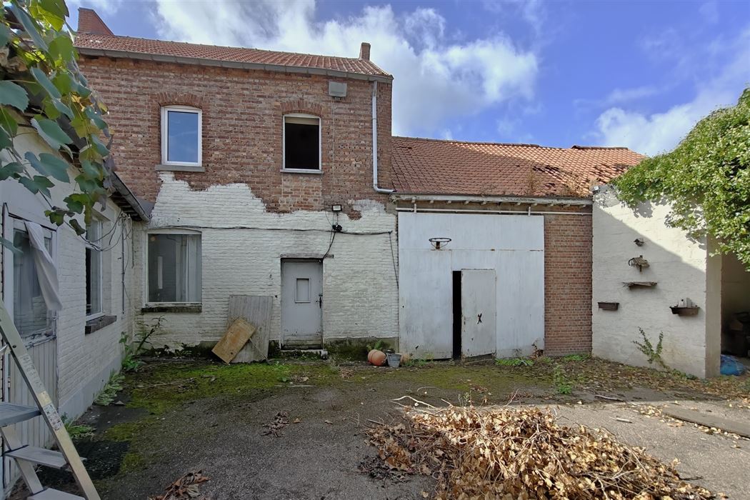 Handelspand met woonst op zeer gunstige locatie te Diepenbeek