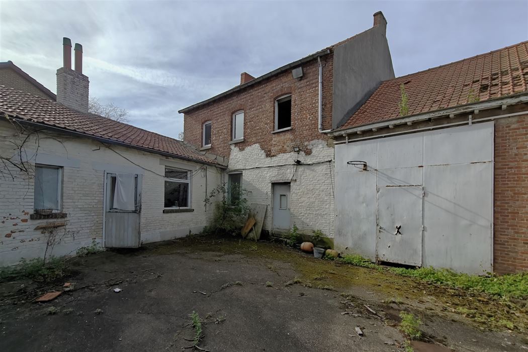 Handelspand met woonst op zeer gunstige locatie te Diepenbeek