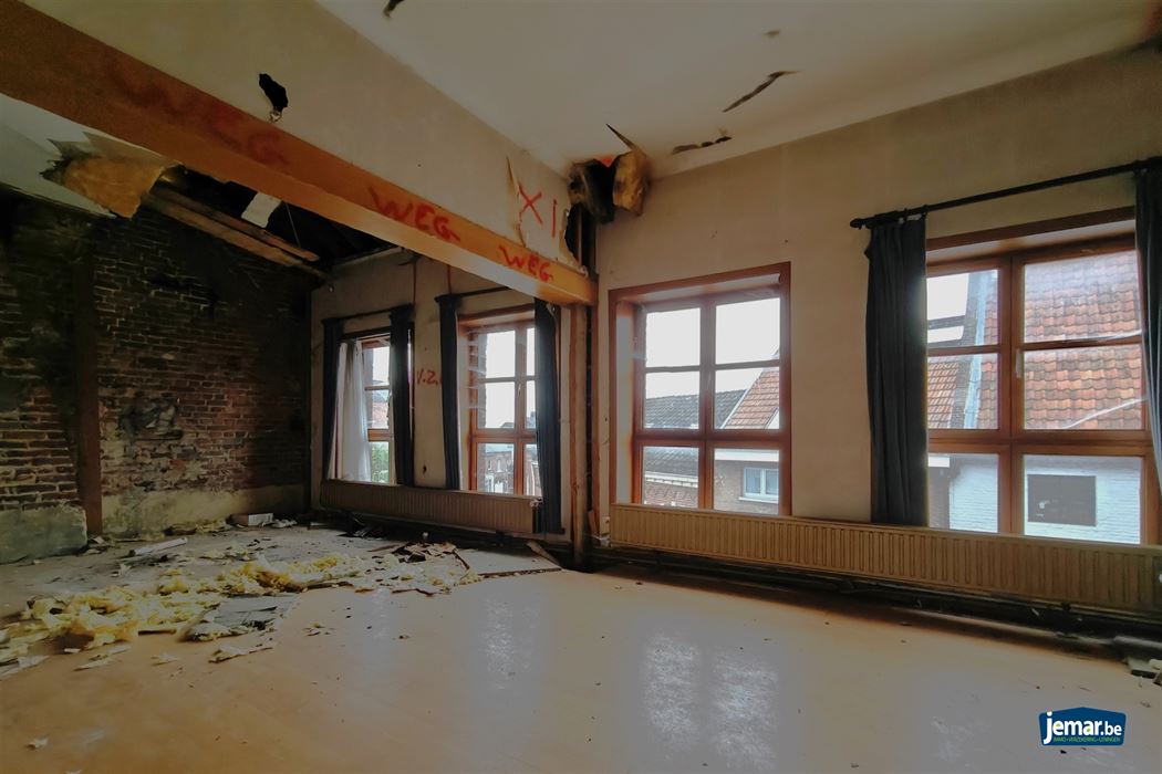 Ruime stadshoeve (431m²) pal in het centrum van Borgloon