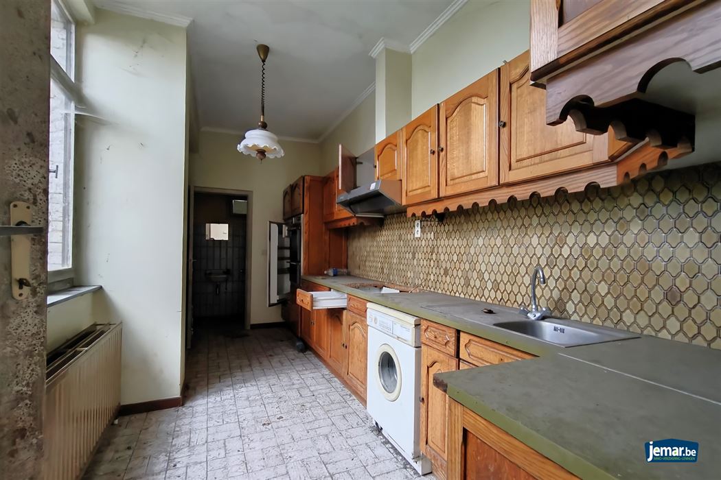 Ruime stadshoeve (431m²) pal in het centrum van Borgloon