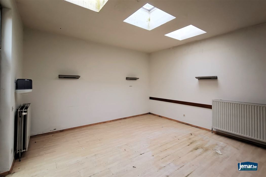 Te renoveren kantoorgebouw (311m²) in het historisch centrum van Borgloon