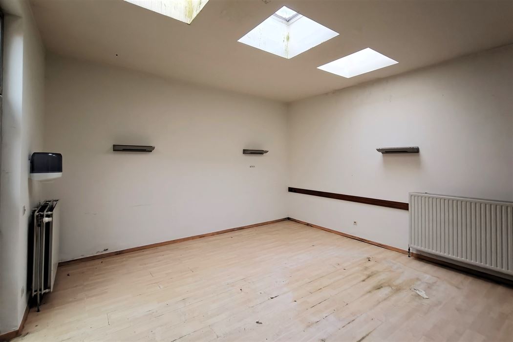Te renoveren kantoorgebouw (311m²) in het historisch centrum van Borgloon