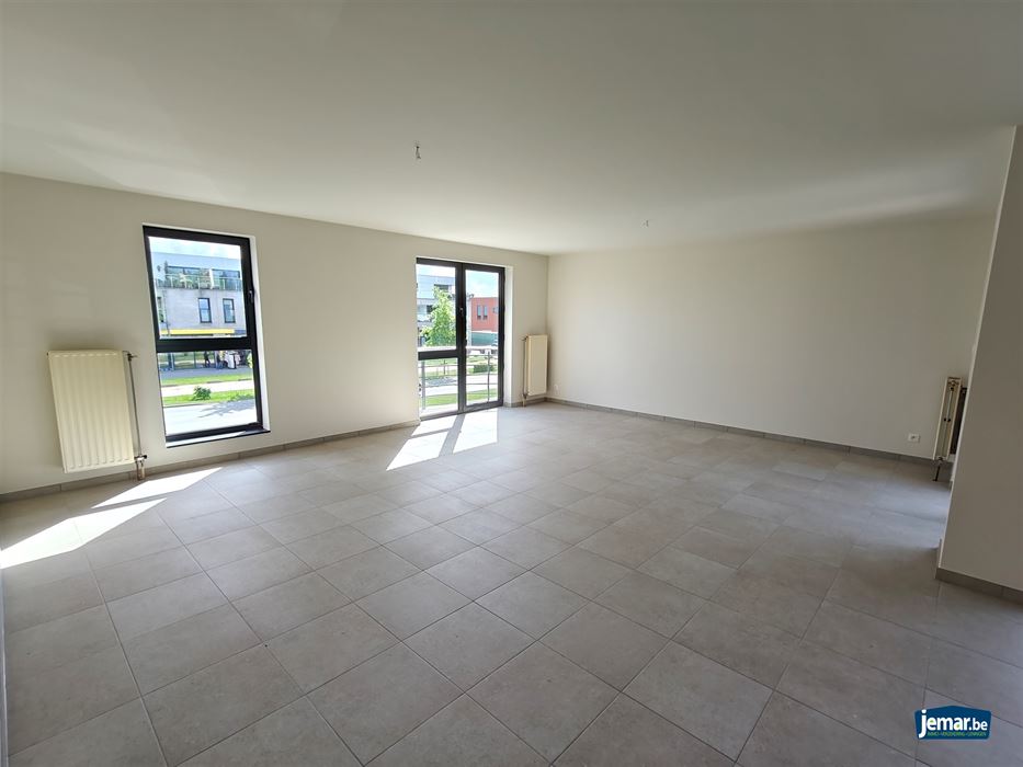 Appartement met 2 slaapkamers en ruim terras