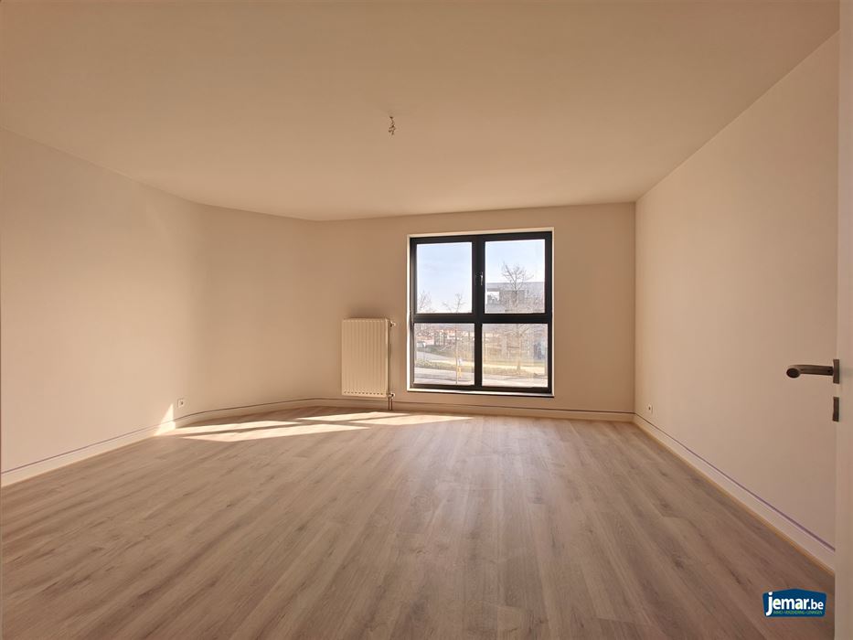 Appartement met 2 slaapkamers en ruim terras