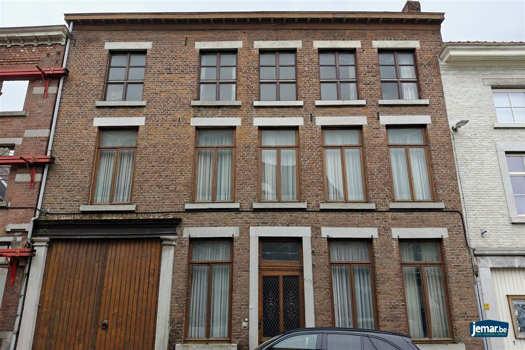 Ruime stadshoeve (431m²) pal in het centrum van Borgloon