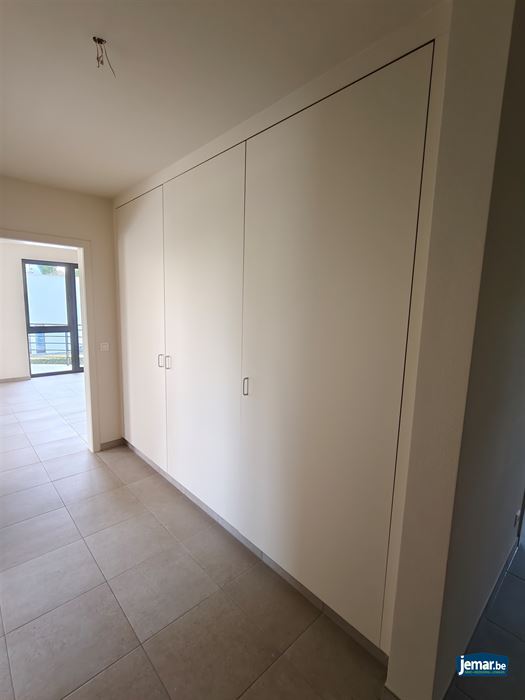 Appartement met 2 slaapkamers en ruim terras
