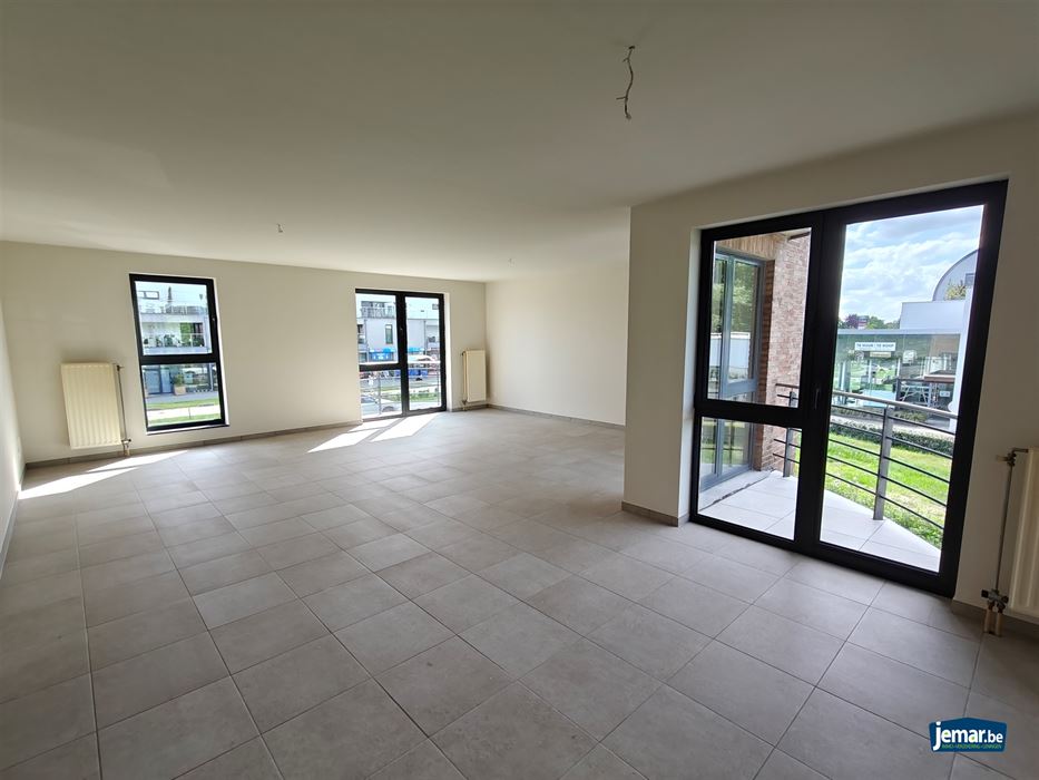 Appartement met 2 slaapkamers en ruim terras