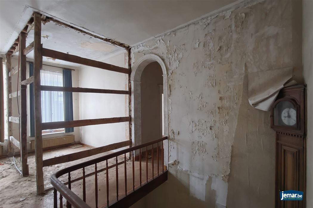 Ruime stadshoeve (431m²) pal in het centrum van Borgloon