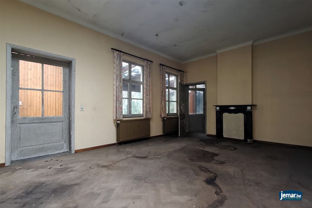 Ruime stadshoeve (431m²) pal in het centrum van Borgloon