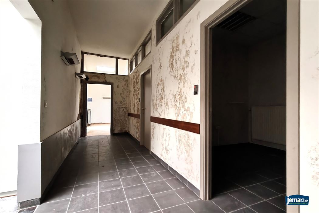 Te renoveren kantoorgebouw (311m²) in het historisch centrum van Borgloon