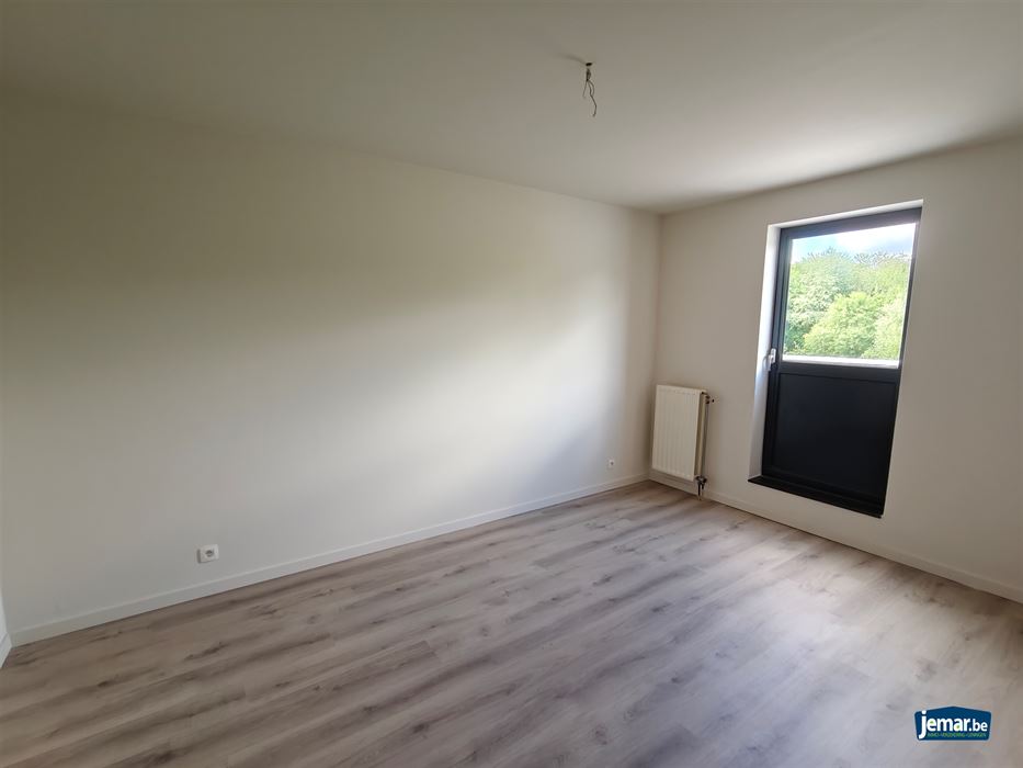 Appartement met 2 slaapkamers en ruim terras