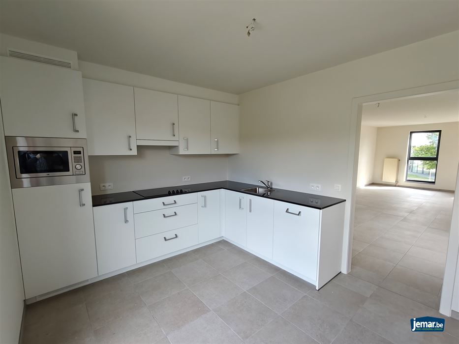 Appartement met 2 slaapkamers en ruim terras