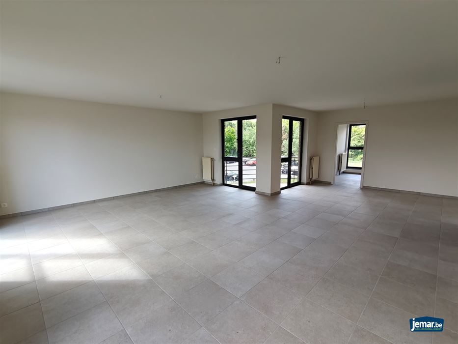 Appartement met 2 slaapkamers en ruim terras