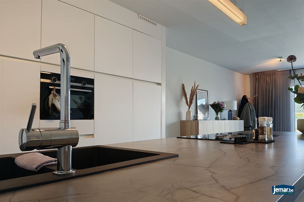 Modern appartement met 2 slpk. en 2 autostaanplaatsen te Beverst