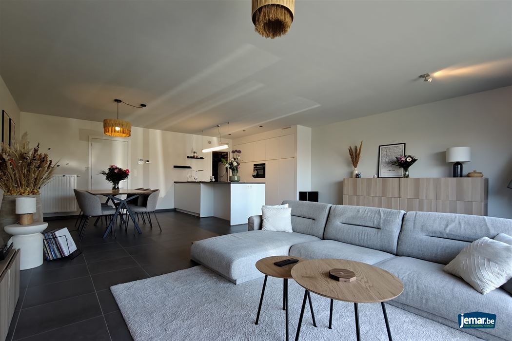 Modern appartement met 2 slpk. en 2 autostaanplaatsen te Beverst