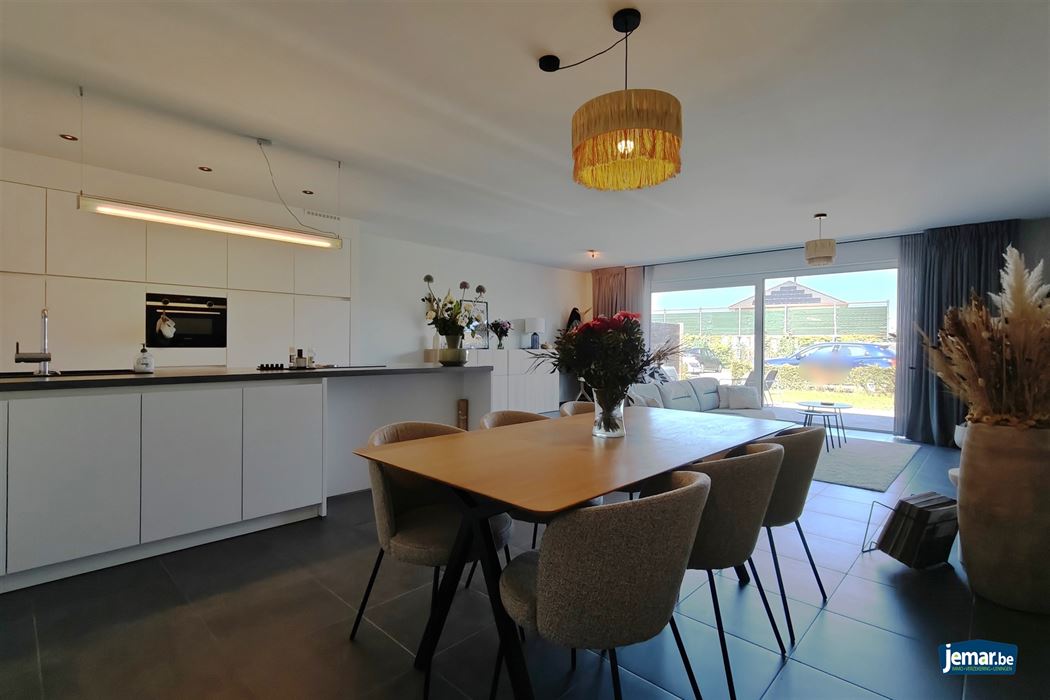 Modern appartement met 2 slpk. en 2 autostaanplaatsen te Beverst