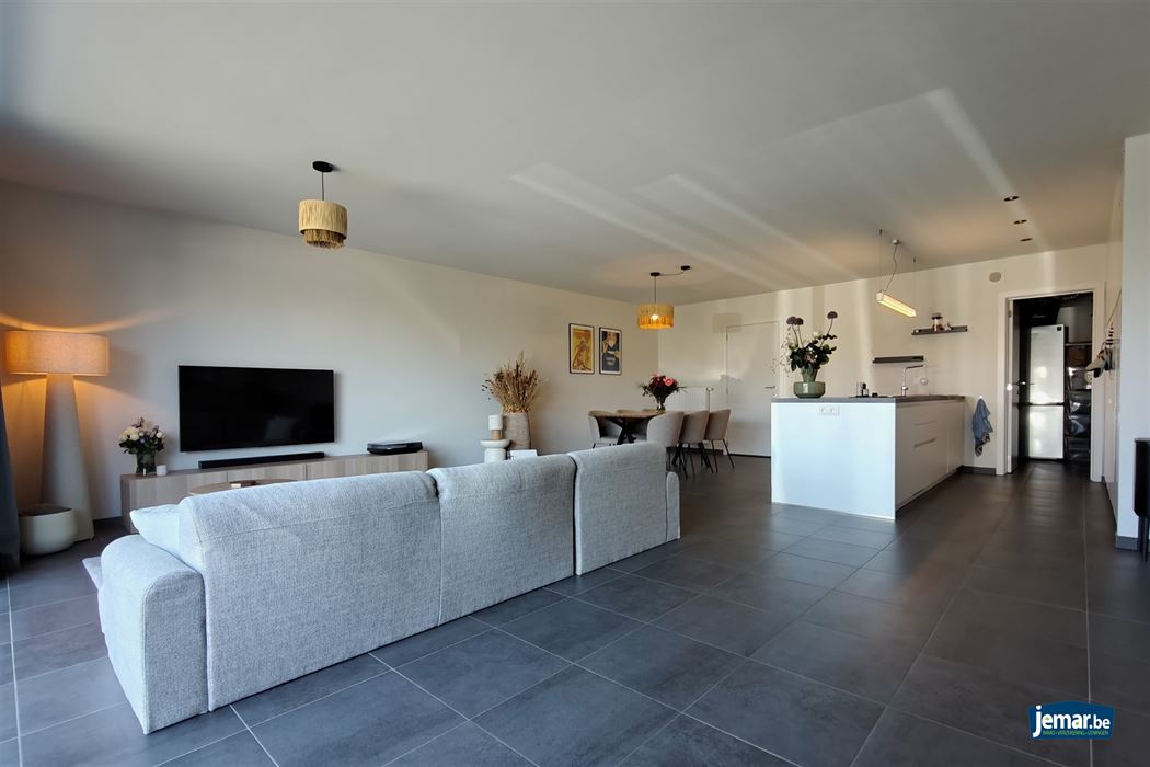 Modern appartement met 2 slpk. en 2 autostaanplaatsen te Beverst