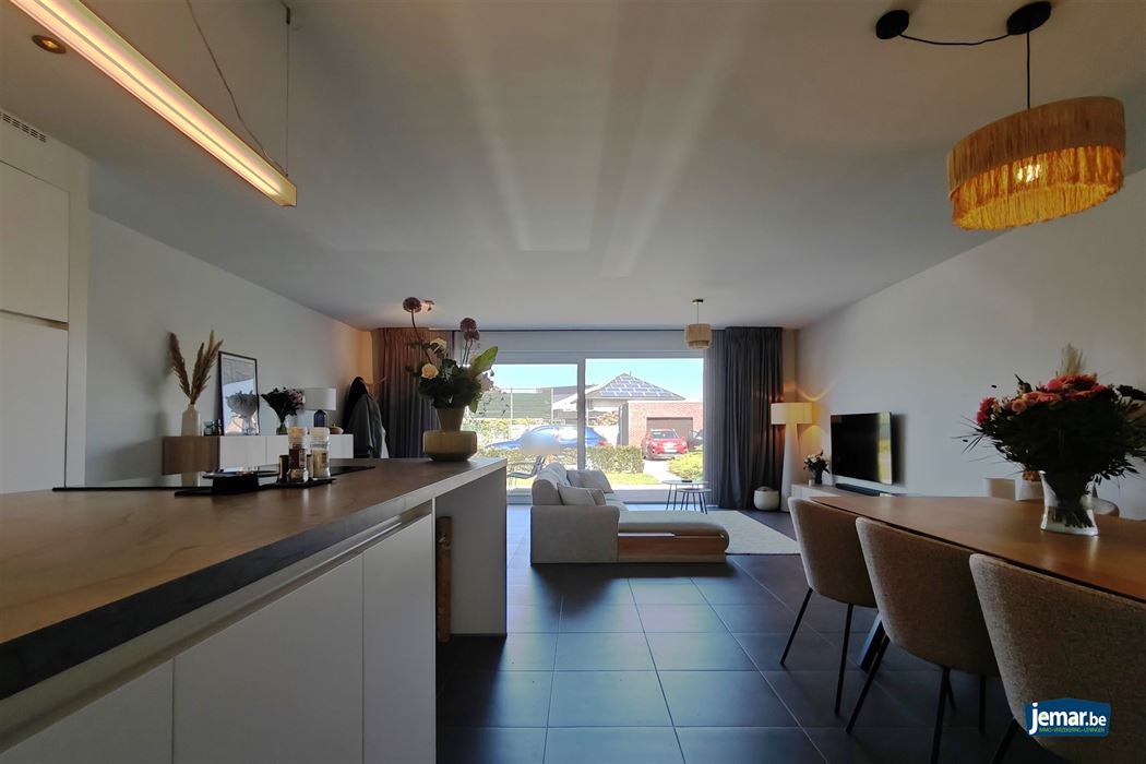 Modern appartement met 2 slpk. en 2 autostaanplaatsen te Beverst