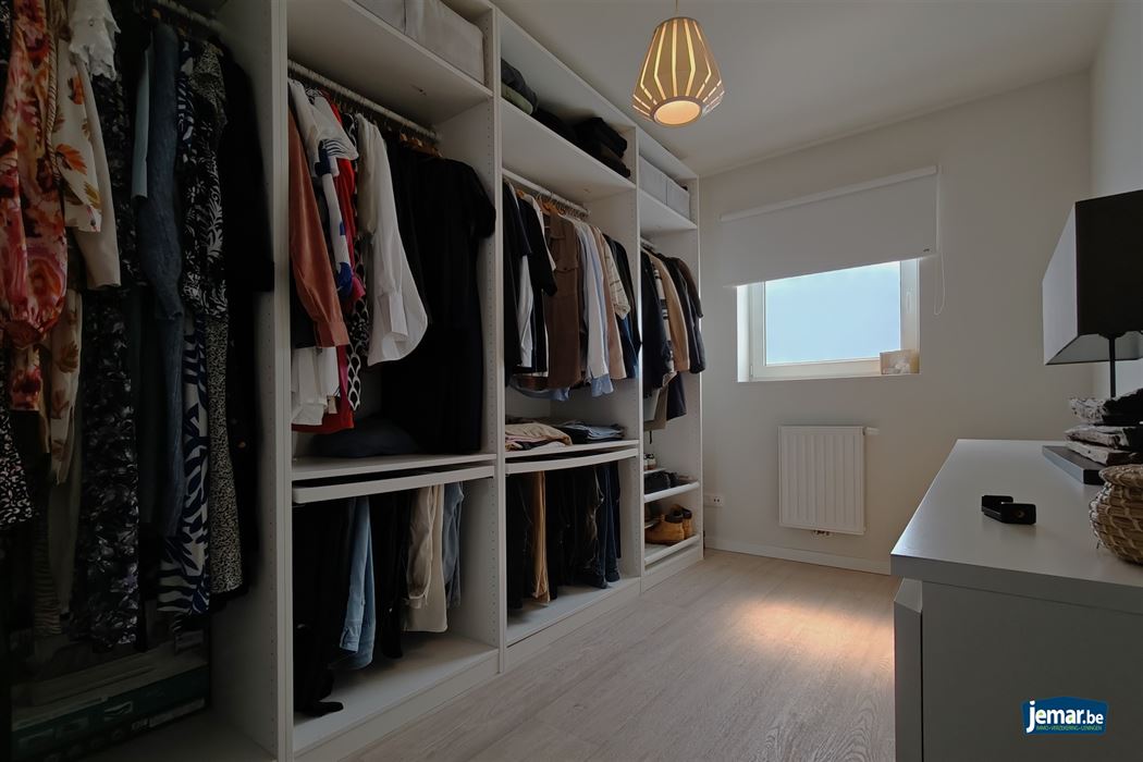 Modern appartement met 2 slpk. en 2 autostaanplaatsen te Beverst