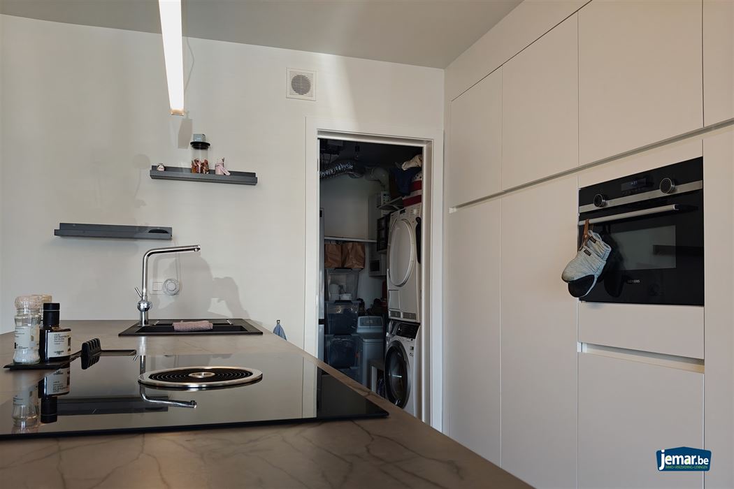 Modern appartement met 2 slpk. en 2 autostaanplaatsen te Beverst