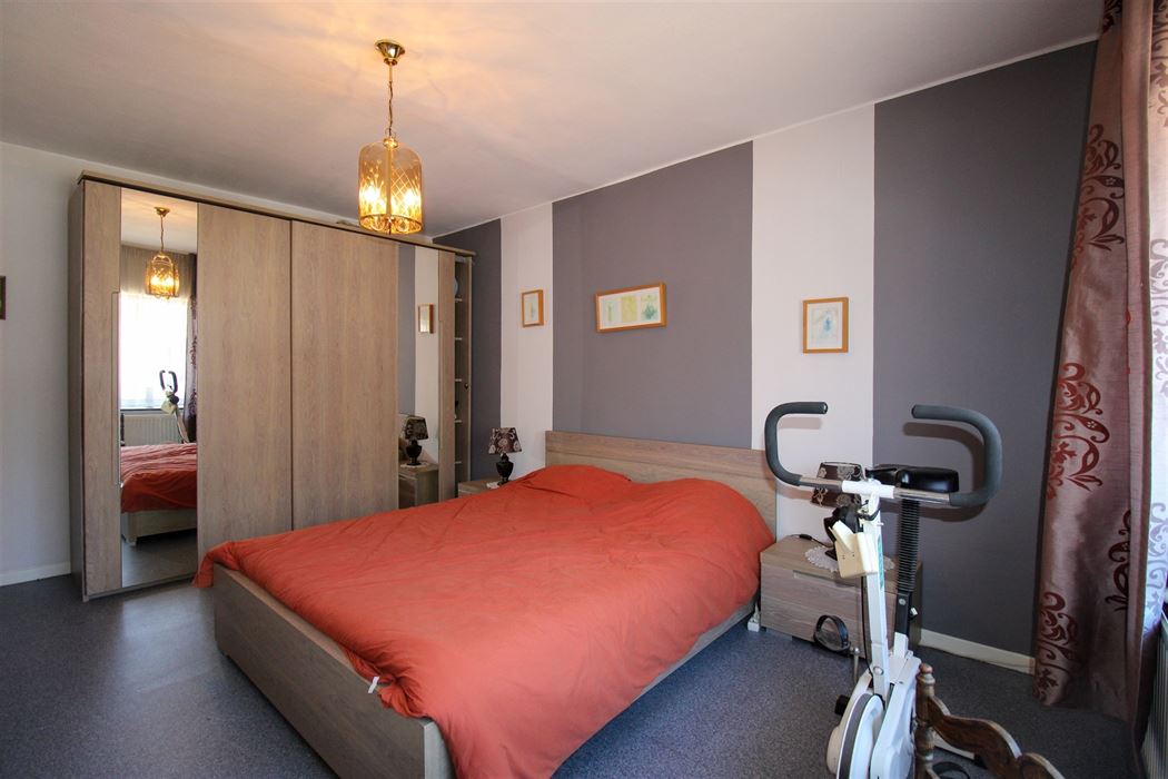 Uniek pand bestaande uit hoofdwoning en volwaardige bijbouw (momenteel verhuurd) gelegen langs de Joseph Smeetslaan in Maasmechelen!