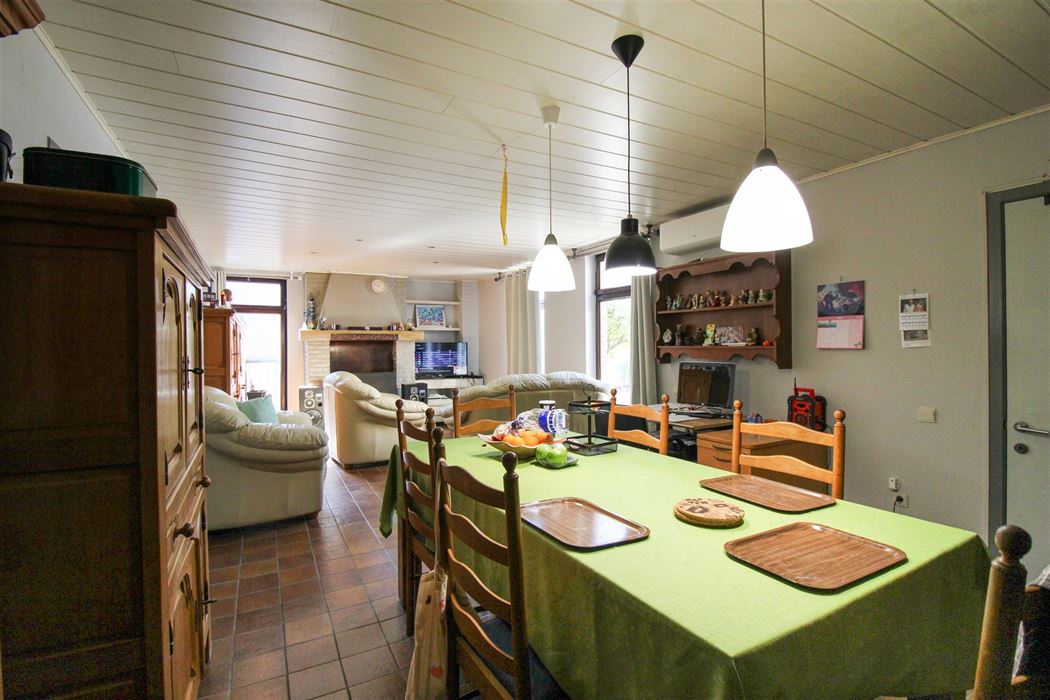 Uniek pand bestaande uit hoofdwoning en volwaardige bijbouw (momenteel verhuurd) gelegen langs de Joseph Smeetslaan in Maasmechelen!