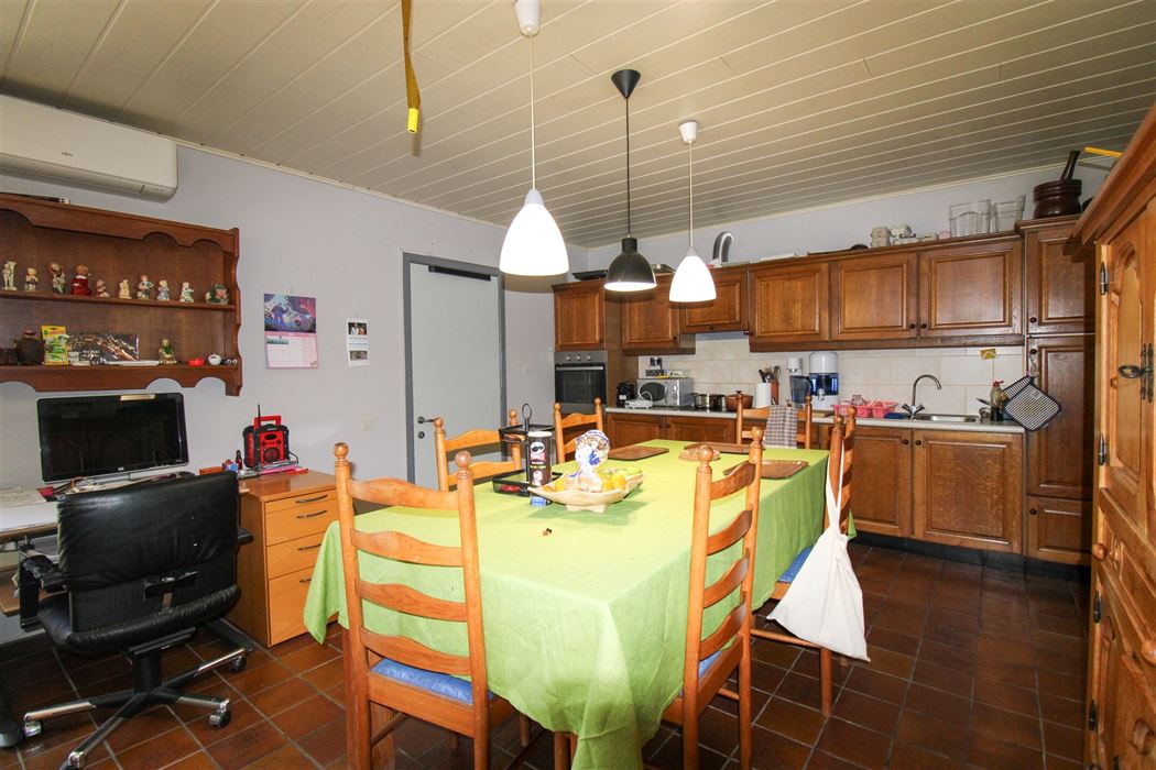 Uniek pand bestaande uit hoofdwoning en volwaardige bijbouw (momenteel verhuurd) gelegen langs de Joseph Smeetslaan in Maasmechelen!