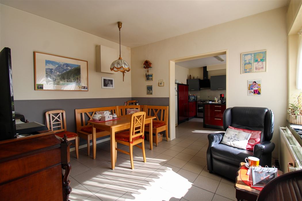 Uniek pand bestaande uit hoofdwoning en volwaardige bijbouw (momenteel verhuurd) gelegen langs de Joseph Smeetslaan in Maasmechelen!