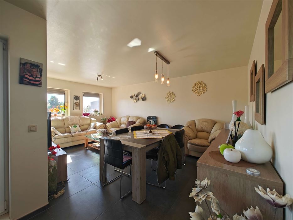 Appartement met 2 slaapkamers en terras op de 2de verdieping