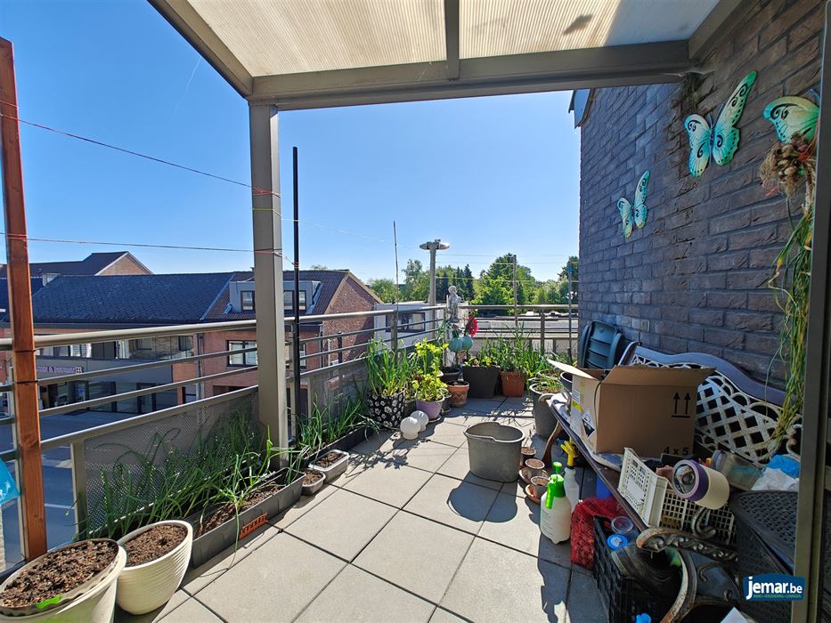 Appartement met 2 slaapkamers en terras  op de 2de verdieping