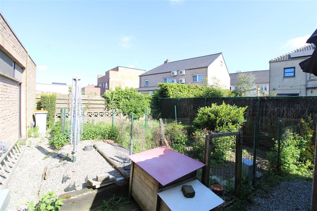 Uniek pand bestaande uit hoofdwoning en volwaardige bijbouw (momenteel verhuurd) gelegen langs de Joseph Smeetslaan in Maasmechelen!