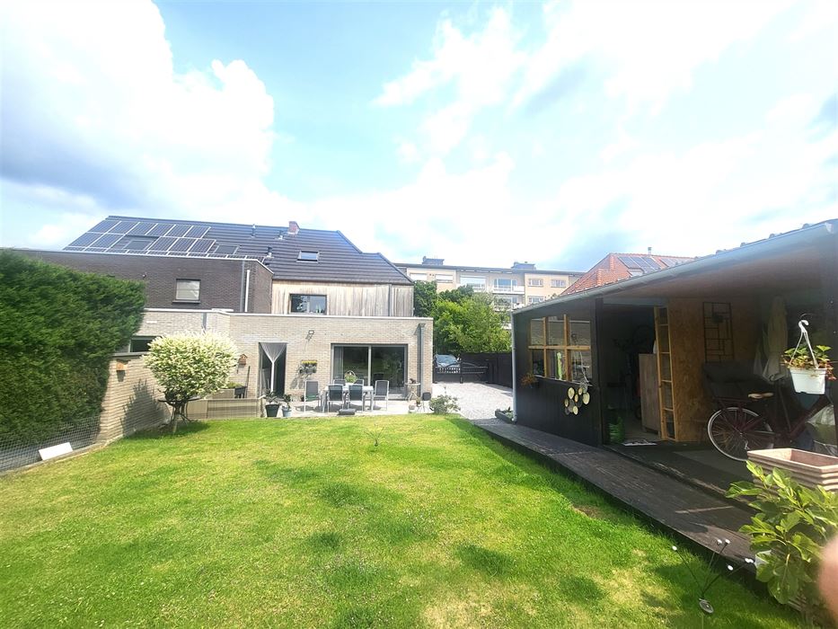 Instapklare halfopen bebouwing op wandelafstand van het centrum