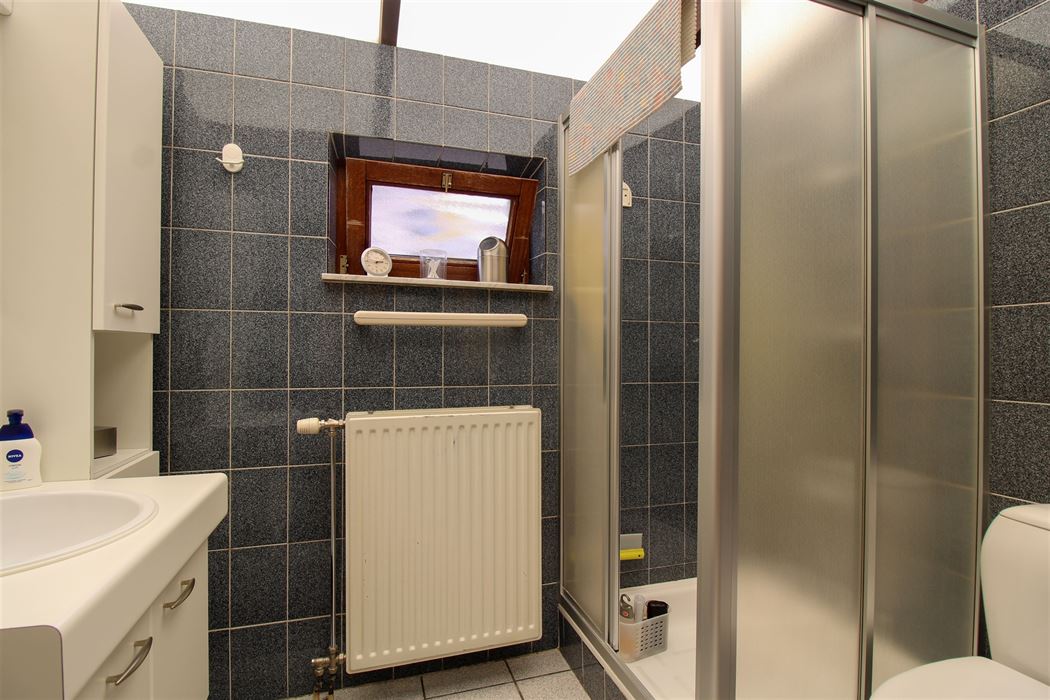 Handelspand met woonst te koop gelegen op toplocatie in Maasmechelen!
