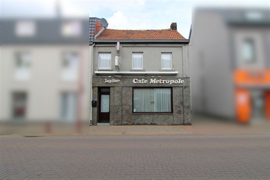Handelspand met woonst te koop gelegen op toplocatie in Maasmechelen!