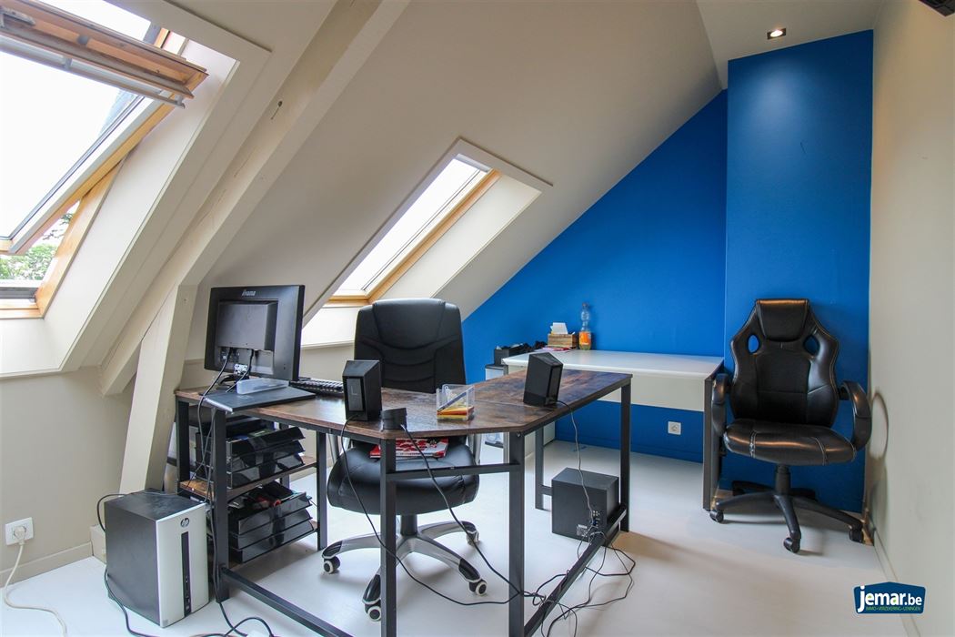 Instapklare en energiezuinige gezinswoning met 5 slaapkamers, zwembad en topligging in Rekem – comfort en ruimte verzekerd!