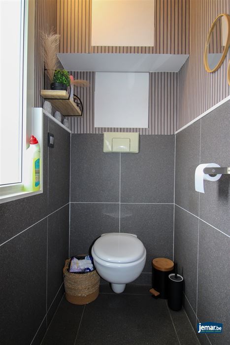 Instapklare en energiezuinige gezinswoning met 5 slaapkamers, zwembad en topligging in Rekem – comfort en ruimte verzekerd!
