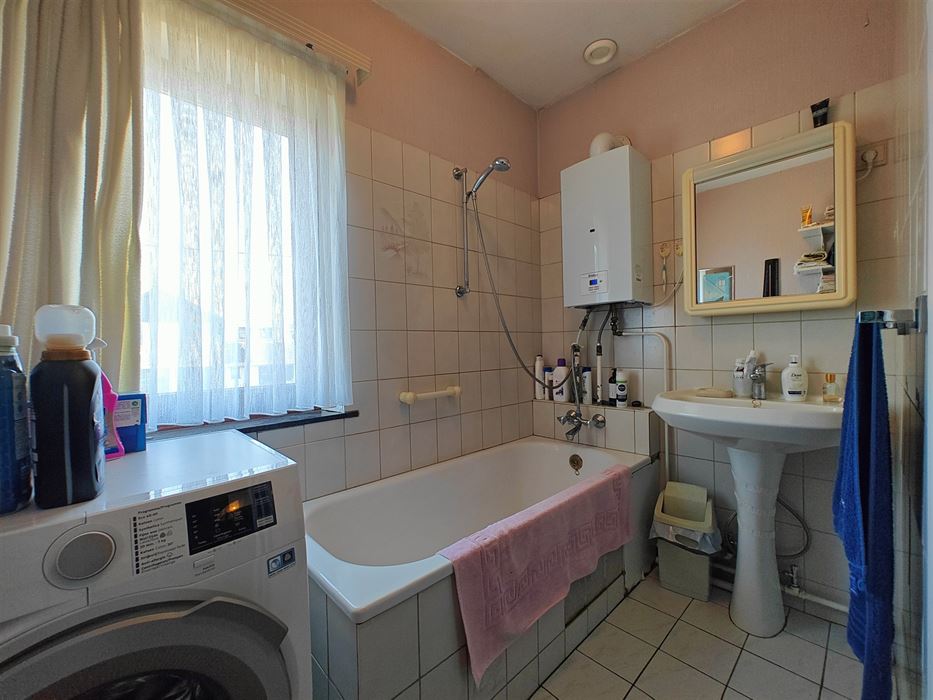 Renovatie woning met 3 slaapkamers garage en tuin