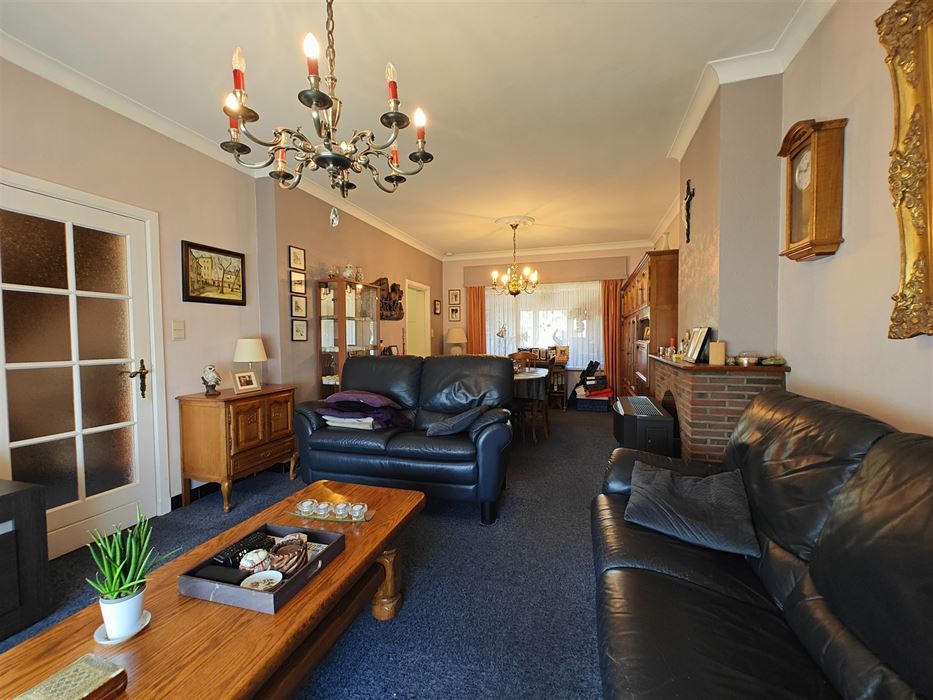 Renovatie woning met 3 slaapkamers garage en tuin