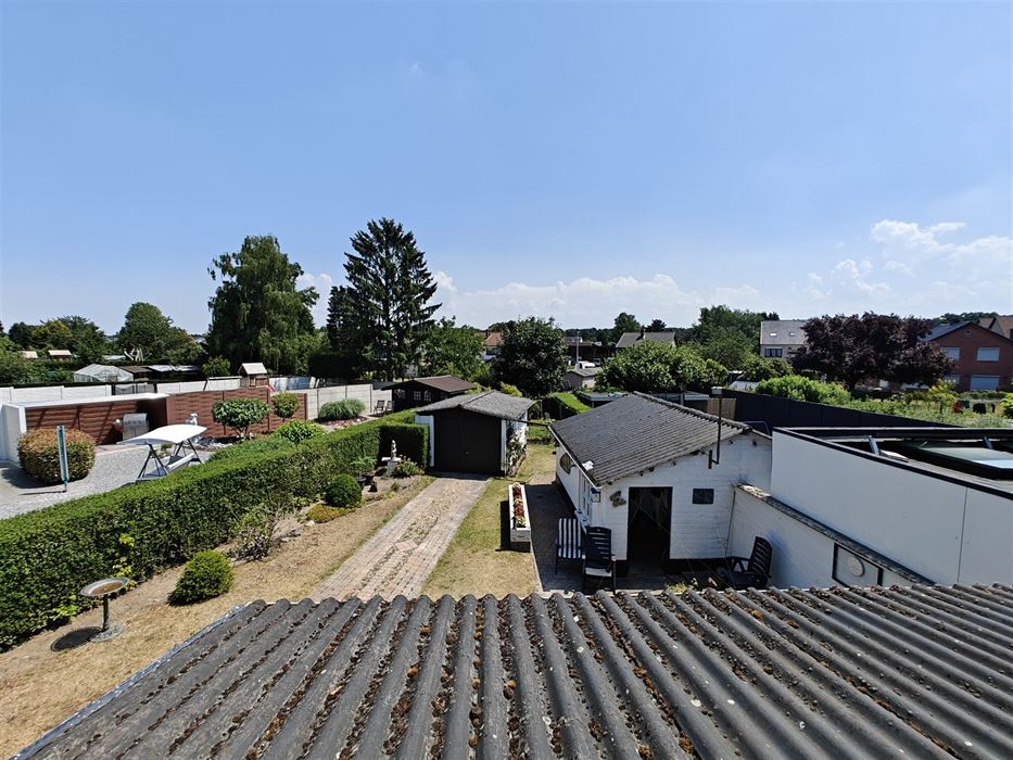 Renovatie woning met 3 slaapkamers garage en tuin