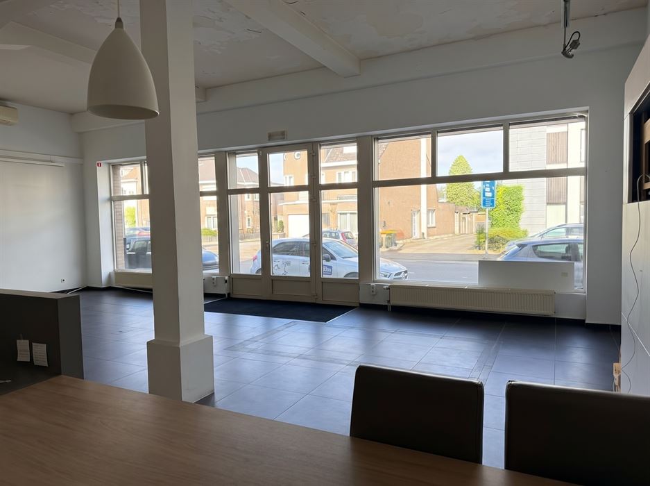 Winkelruimte + duplex appartement