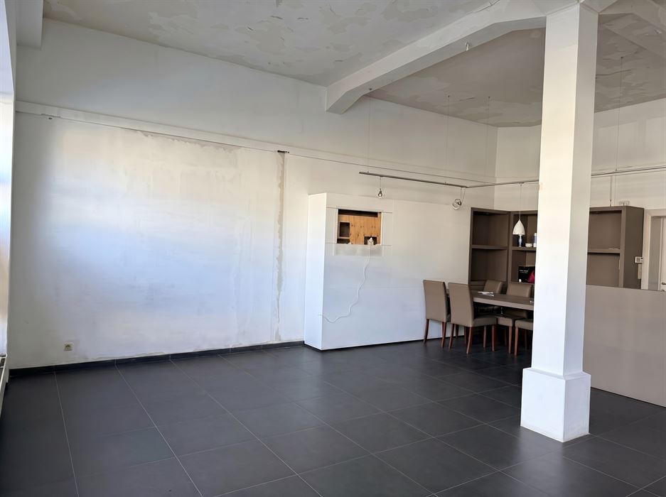 Winkelruimte + duplex appartement