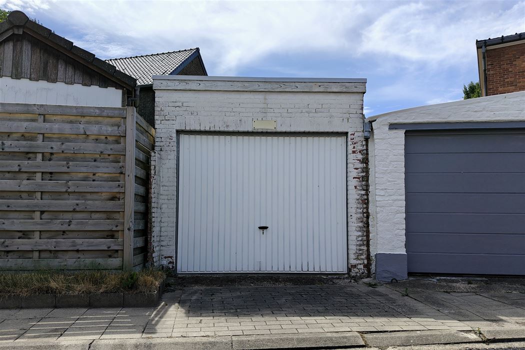 Goed onderhouden woning met 3 slpk. en 2 ingangen in Mopertingen