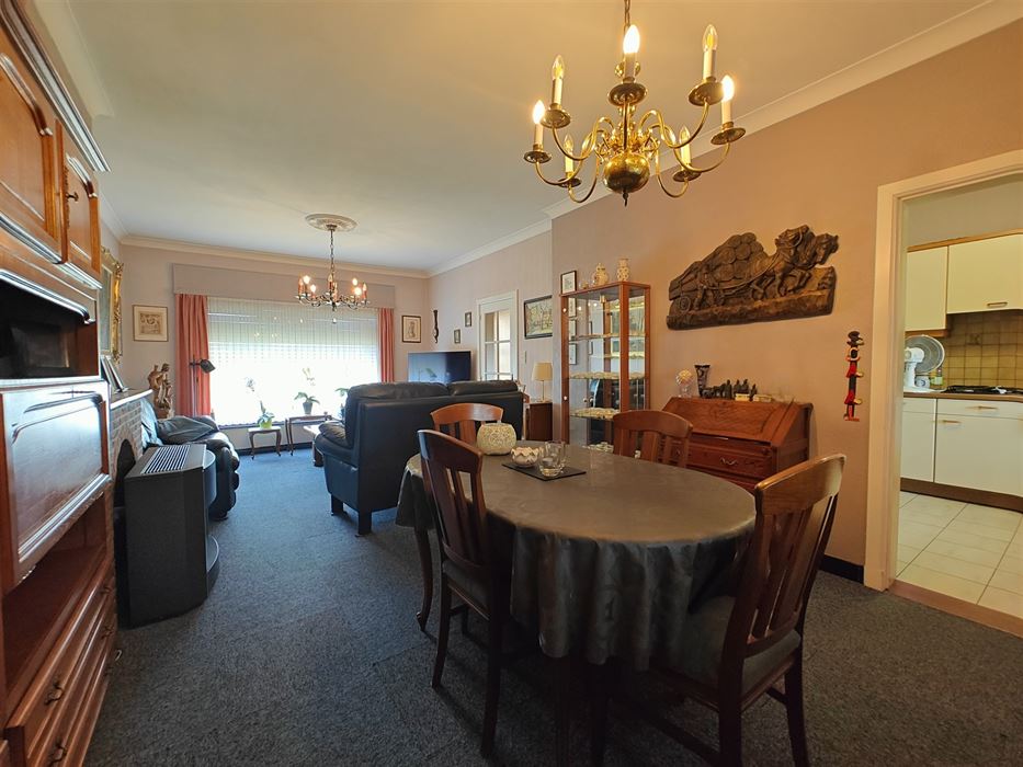 Renovatie woning met 3 slaapkamers garage en tuin