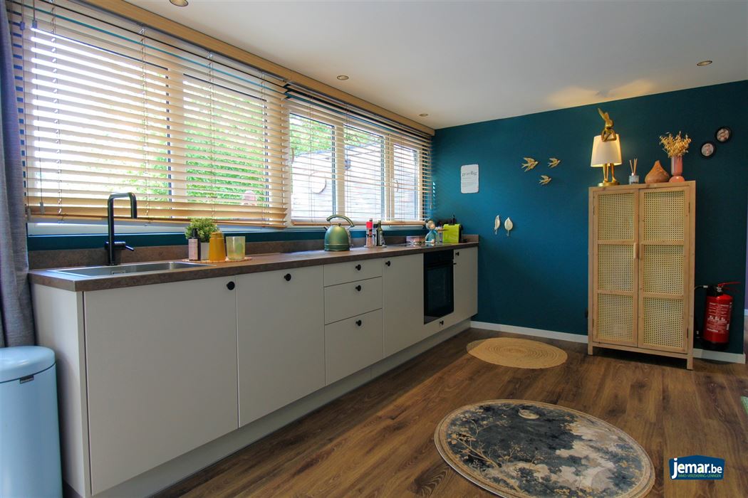 Stijlvol gerenoveerde vakantiewoning op vakantiedomein Sonnevijver met 2 slaapkamers, gelegen aan de Maanvijver, instapklaar en inclusief inboedel – ideaal voor eigen gebruik of verhuur!