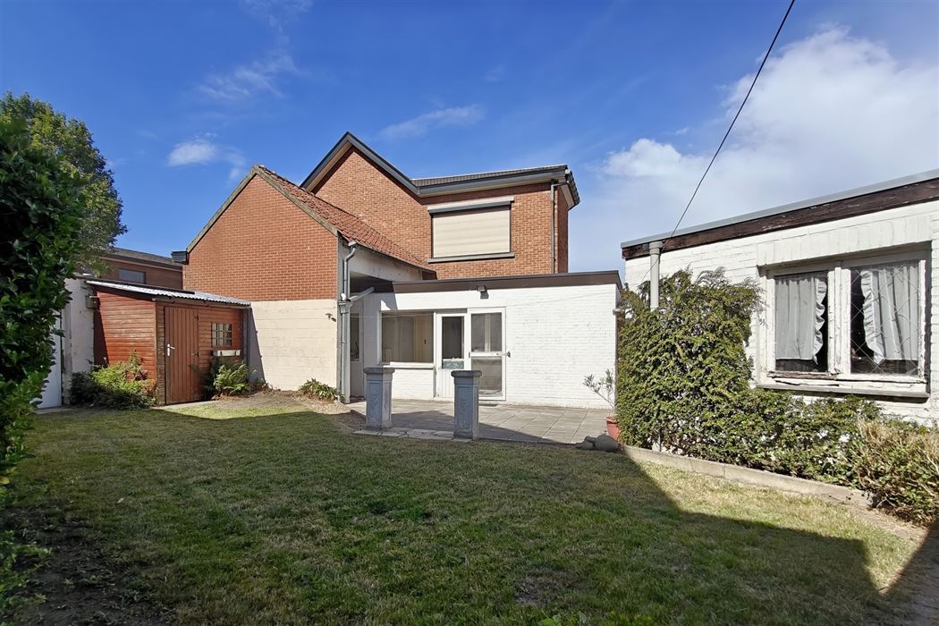 Goed onderhouden woning met 3 slpk. en 2 ingangen in Mopertingen