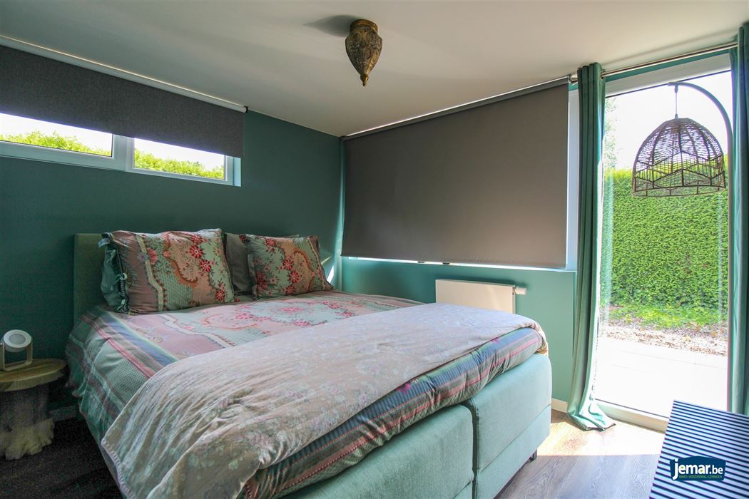 Stijlvol gerenoveerde vakantiewoning op vakantiedomein Sonnevijver met 2 slaapkamers, gelegen aan de Maanvijver, instapklaar en inclusief inboedel – ideaal voor eigen gebruik of verhuur!
